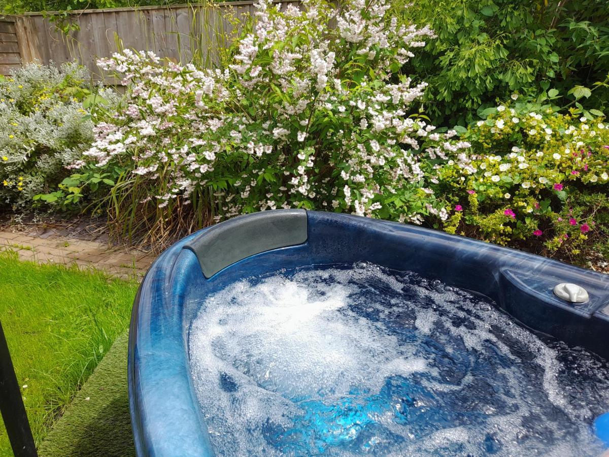 Luxury tent Orchard View Yurt & Hot Tub Somerset Weston-super-Mare