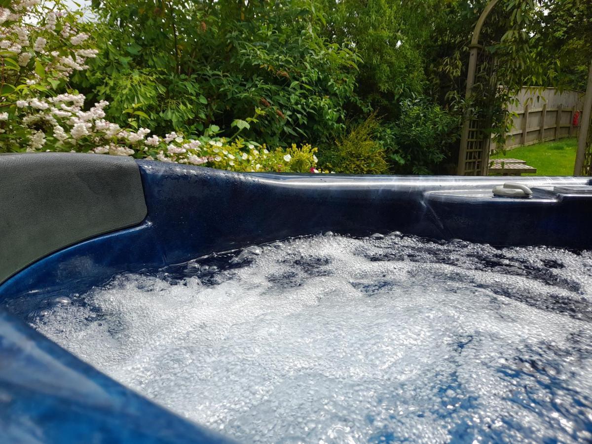 Luxury tent Orchard View Yurt & Hot Tub Somerset *